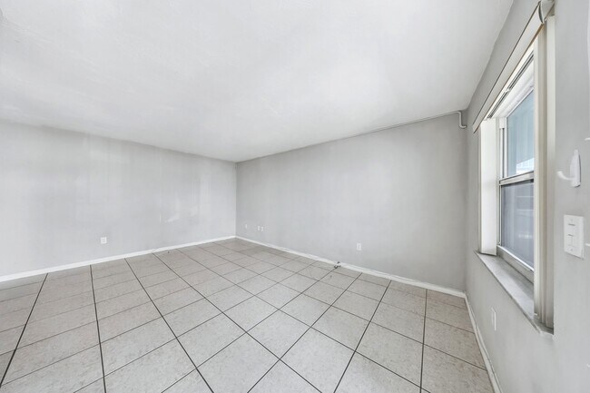 Foto del edificio - 801 Meridian Ave