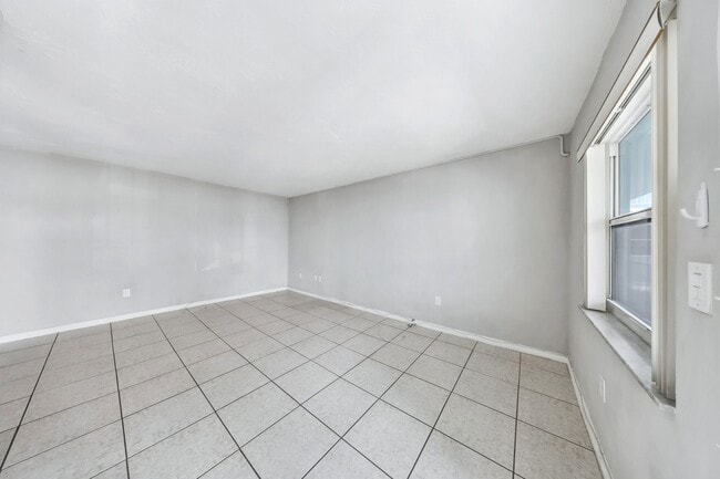 Building Photo - 801 Meridian Ave