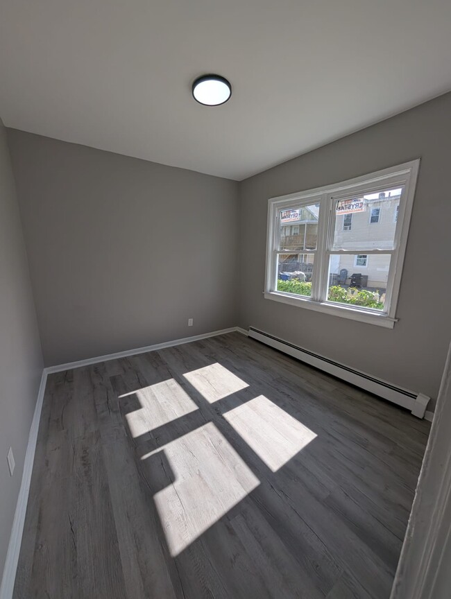 320 Watson Ave - 317 Watson Ave