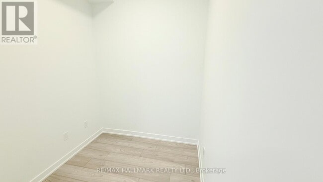 Building Photo - 1007 The Queensway