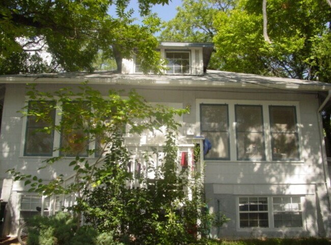 Unidad A II - 1107 W 22nd St