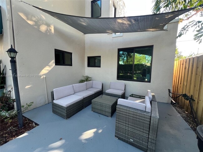 Foto del edificio - 1534 Monroe St