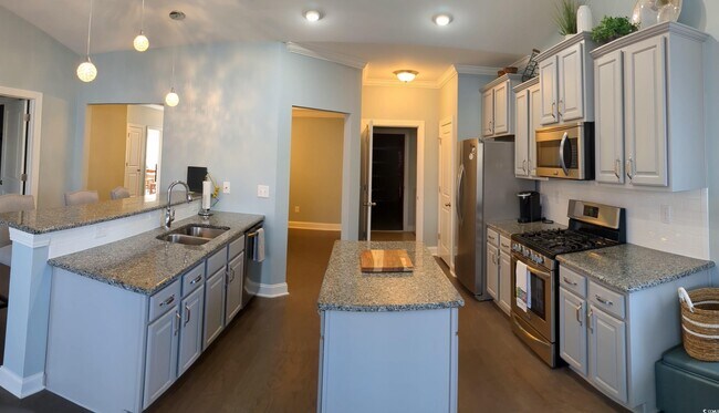 Building Photo - 105 Parmelee Dr
