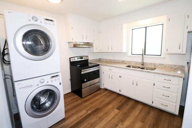 Foto del edificio - 6228 Robertson Ave
