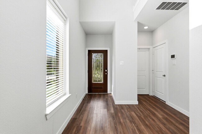 Building Photo - 8017 Whisper Grove Dr