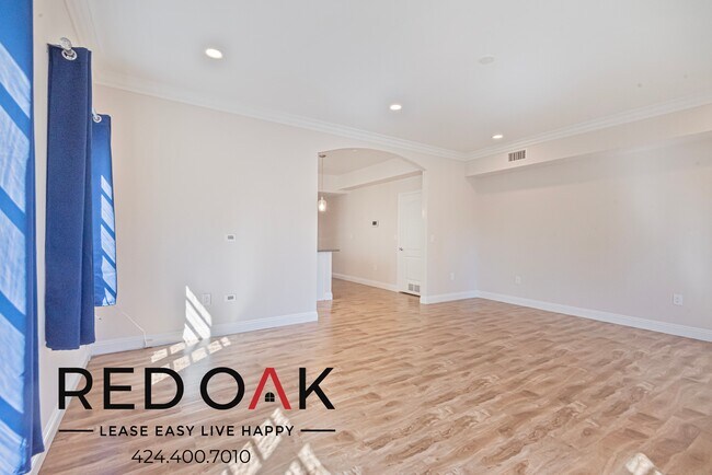 Building Photo - ~2 Weeks FREE~ Gorgeous Two Bedroom with S...