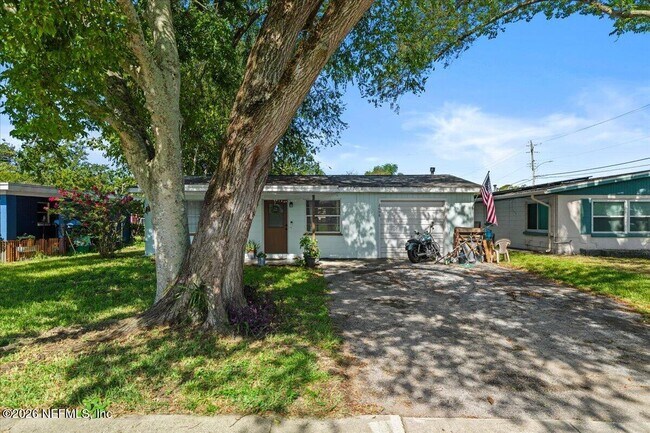 Building Photo - 2608 Anastasia Dr