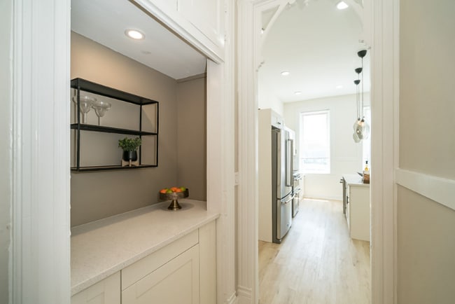 Building Photo - 1936 Arsenal St