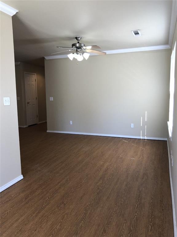 Building Photo - 1604 Willowbrook Dr