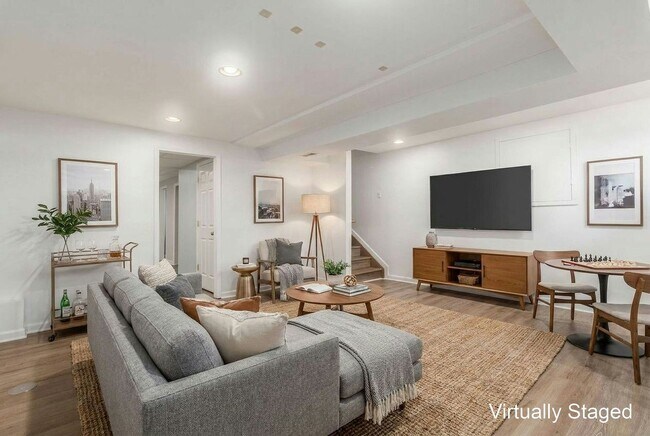 Building Photo - Incredible Updated 3BR Home in Lewis Center!