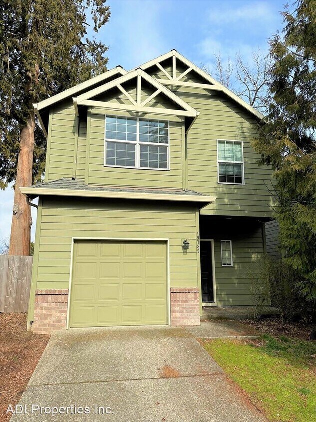 3 br, 2.5 bath House 19789 SW Ashcroft Lane House Rental in