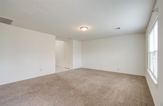 Building Photo - 8218 Hall View Dr