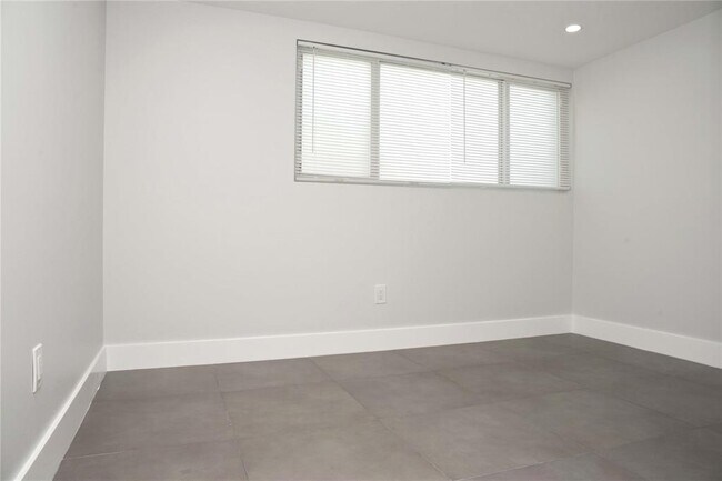 Foto del edificio - 4051 N Ocean Dr