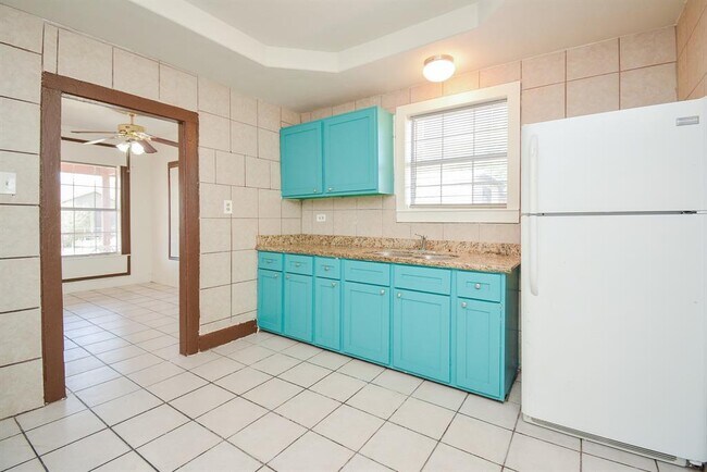 Foto del edificio - 6631 Avenue S