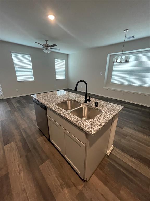 Building Photo - 27859 Western Crk Ct