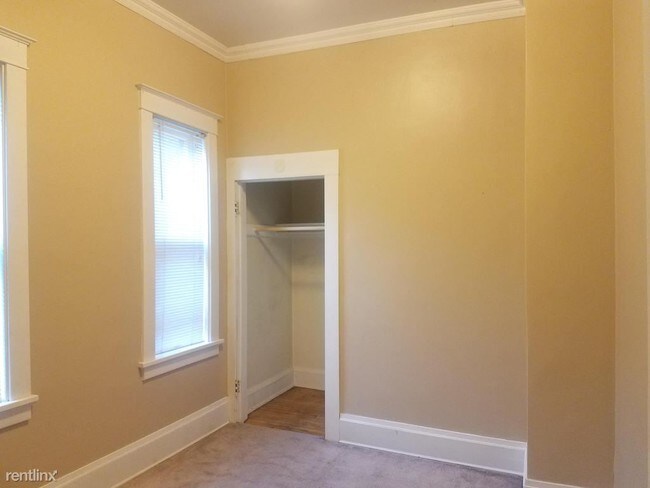 Foto del edificio - 2 br, 1 bath Apartment - 1806 E Thomas Ave