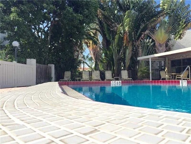 Foto del edificio - 1831 NE 38th St