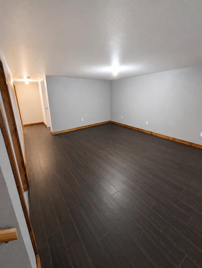 Foto del edificio - 302 Meadow Ln