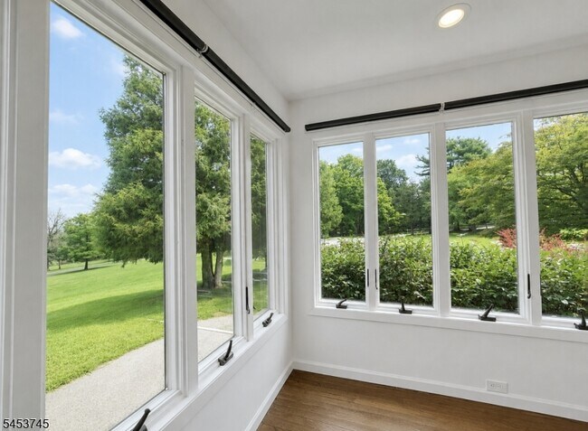 Foto del edificio - 644 Montgomery Rd