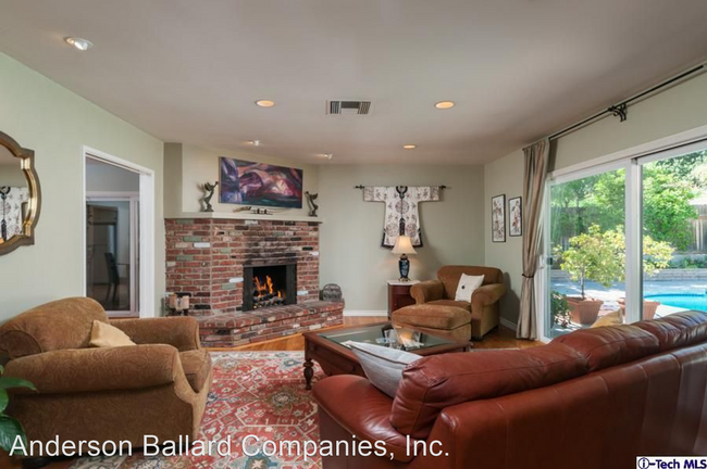 Building Photo - 3 br, 2.5 bath House - 3933 El Lado Drive