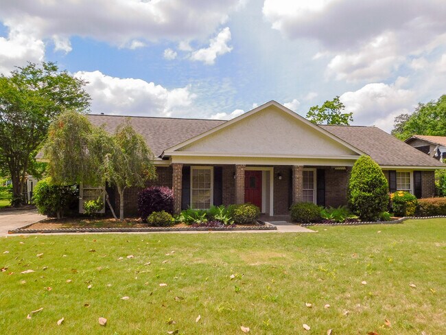 Building Photo - 212 Davors Dr