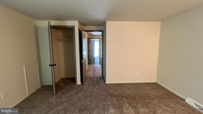 Building Photo - 744 Summit Chase Dr