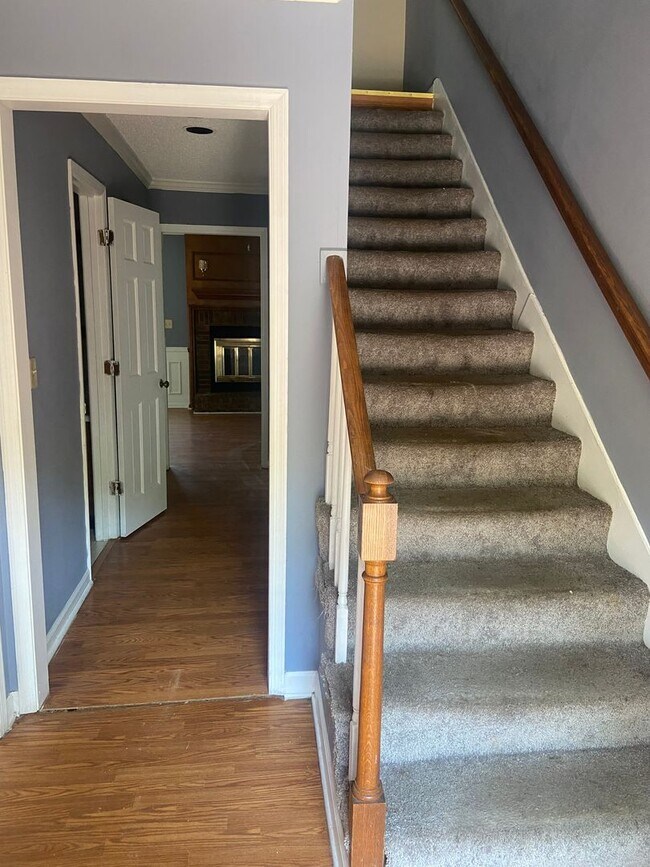 Building Photo - Townhouse For Rent in Huffman!