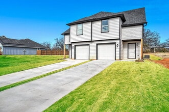 Building Photo - 2709 W Washington St