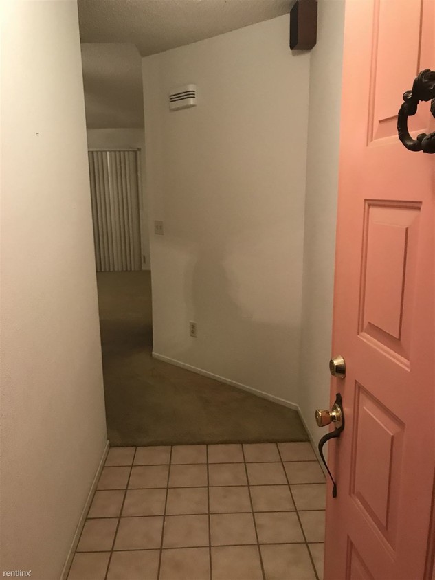 Primary Photo - 650 Vine Ct