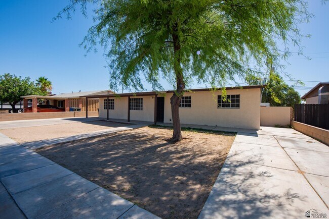 Foto del edificio - 2645 S Nogales Ave