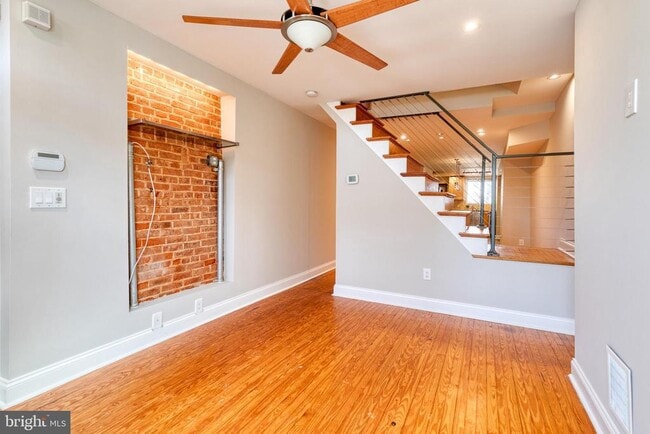 Building Photo - 815 S Linwood Ave