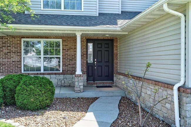 Building Photo - 884 Allenbrook Ave