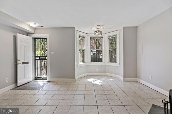 Foto del edificio - 1005 S St. NW