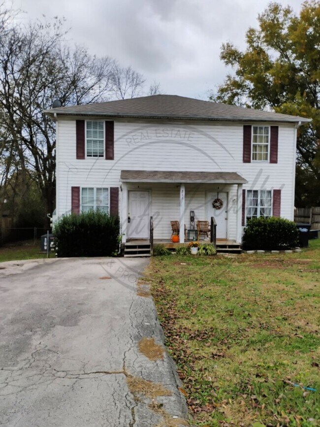 Building Photo - 211 Nowlin Dr