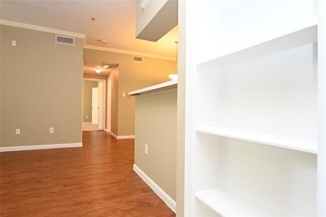 Foto del edificio - Beautifully Updated 2-Bedroom, 1-Bath Condo!