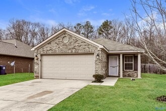 Building Photo - 139 Bermuda Lakes Dr
