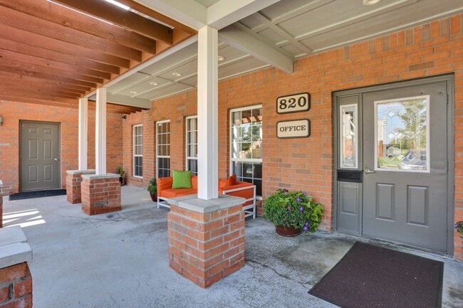 Building Photo - Bull Run Apartments