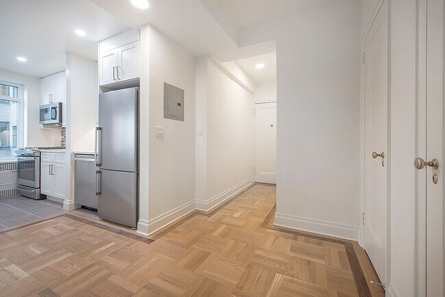 Foto del edificio - 20 E 35th St