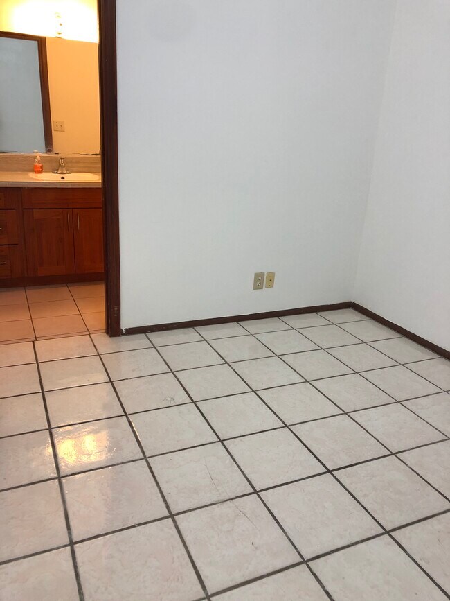 Dormitorio - 94-530 Mahoe St