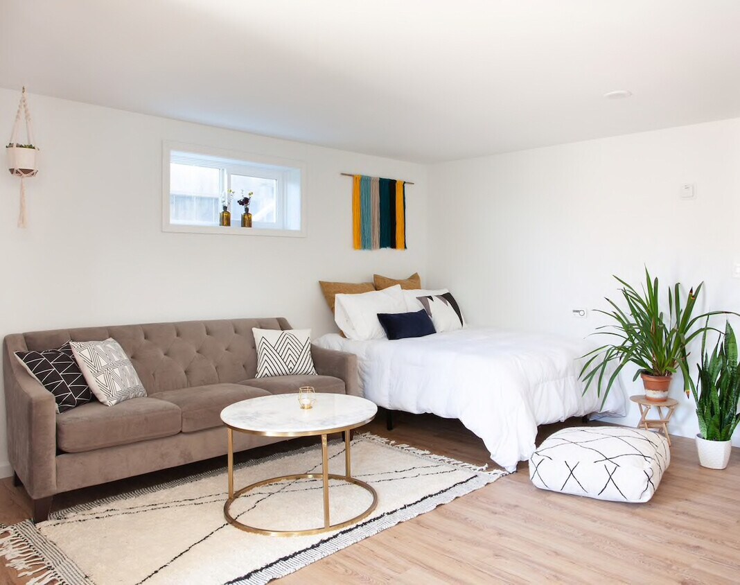 Espacio principal - 5116 Fresno Avenue A