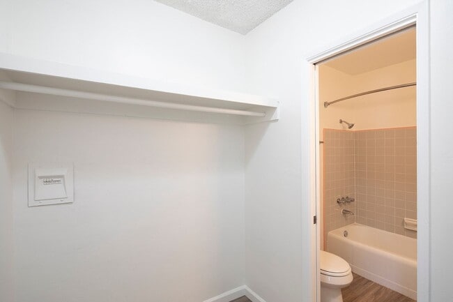 Building Photo - *OPEN HOUSE: 6/21 10AM-12PM* Studio in Mis...