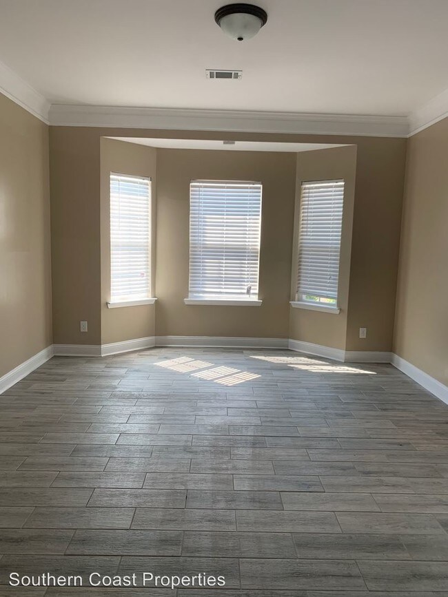Building Photo - 4 br, 2.5 bath House - 606 NE Murray Crossing