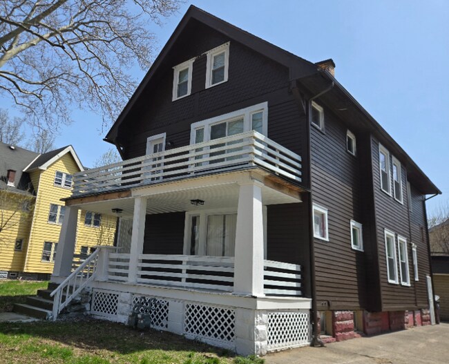Foto del edificio - 9024 Yale Ave