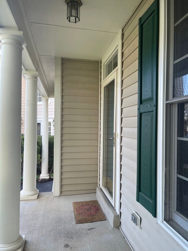 Building Photo - Single family home in Quince Orchard Park,...