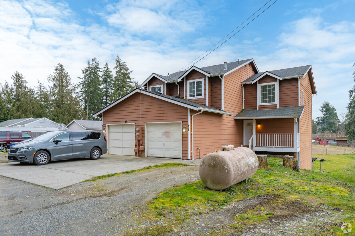 Primary Photo - 508-510 136th St E