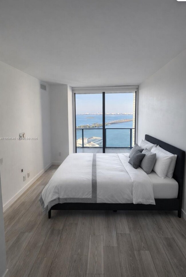 Foto del edificio - 501 NE 31st St