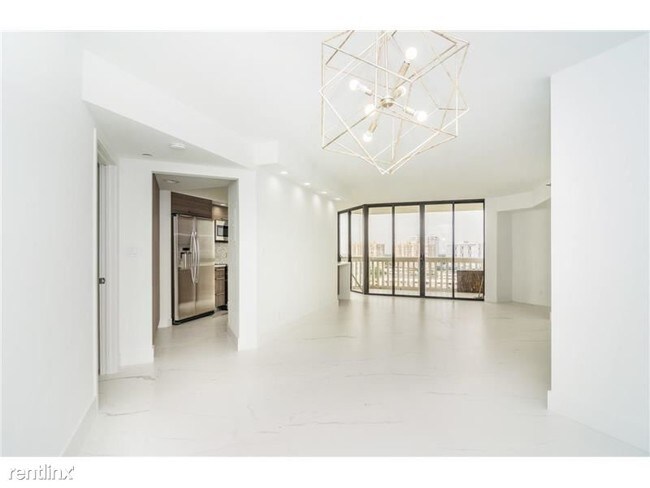 Building Photo - 1000 E Island Blvd