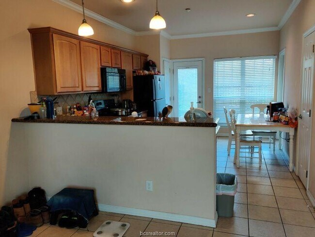 Building Photo - 305 Holleman Dr E