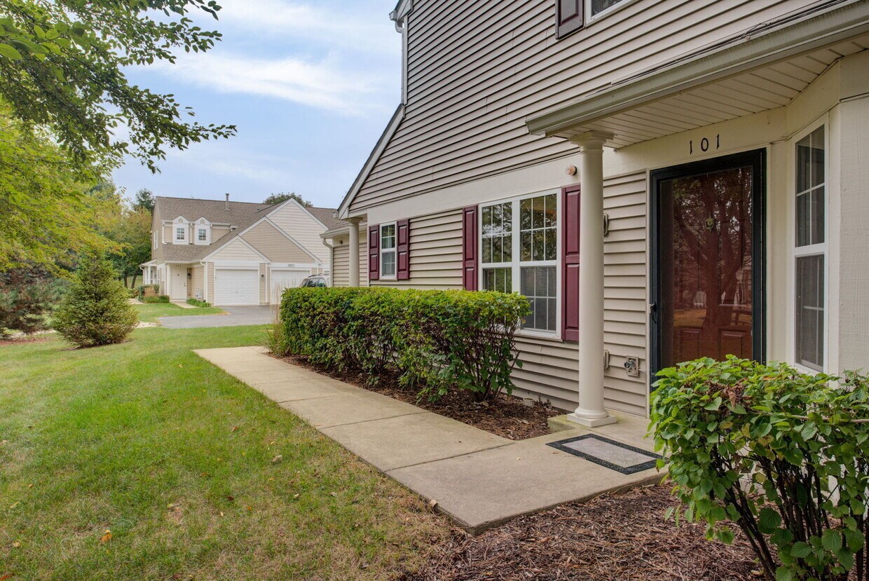 2835 Rutland Cir Unit 101, Naperville, IL 60564 Condo for Rent in