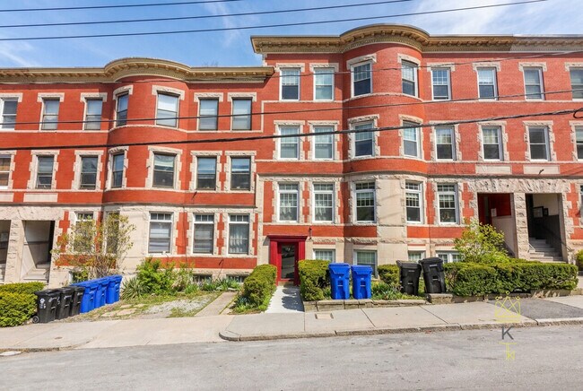 Foto del edificio - 183 Winthrop Rd